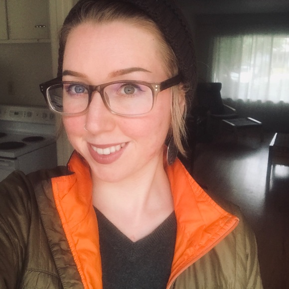 Meet your Posher, Amy - Picture 1 of 1